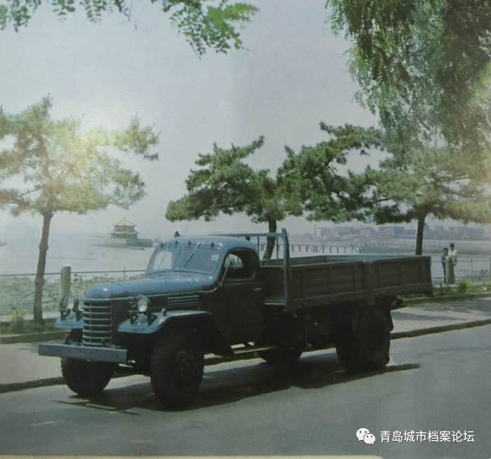 珍贵老照片,青岛曾经制造的老卡车!