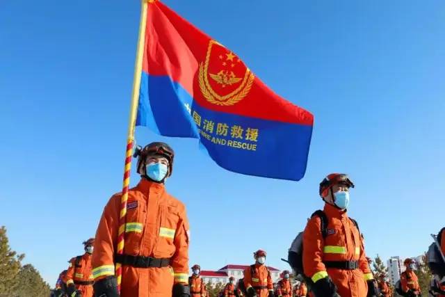 区应急管理局,区消防救援大队设立举报电话,及时受理