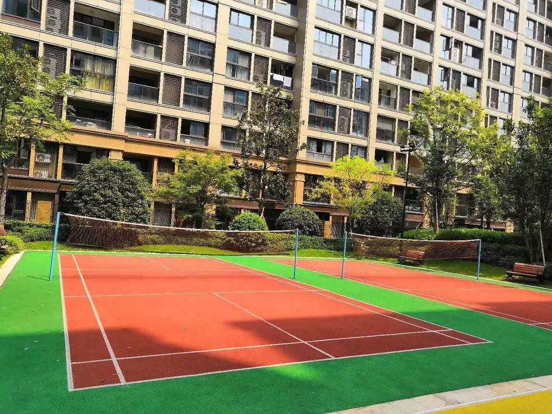 通信基站占地费,屋顶信号接收占地费等;5,因损坏小区的公共设施进行的
