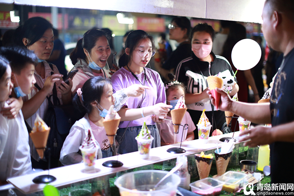 美食集市扮靓夜空城阳的夜有温度更迷人