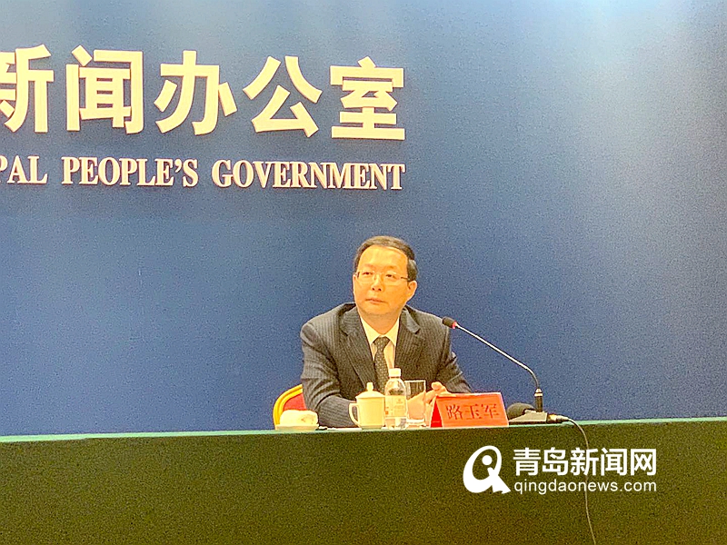 市行政审批服务局党组书记,局长路玉军