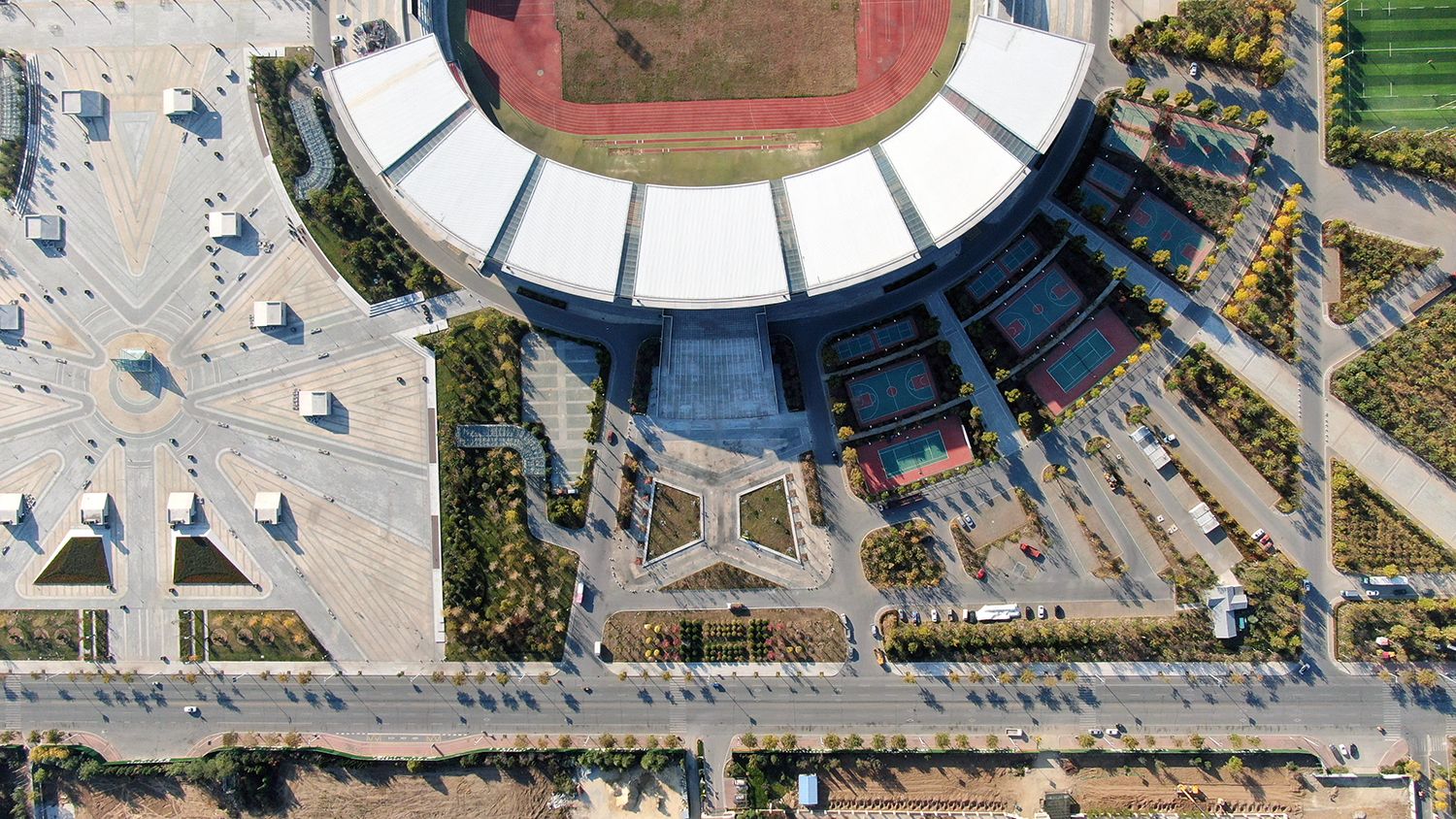 造型超治愈!500米高空瞰平度奥体中心