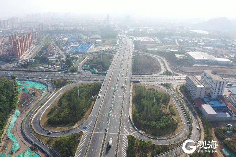 西海岸新区再添标志性城市枢纽桥梁长昆立交桥建成通车