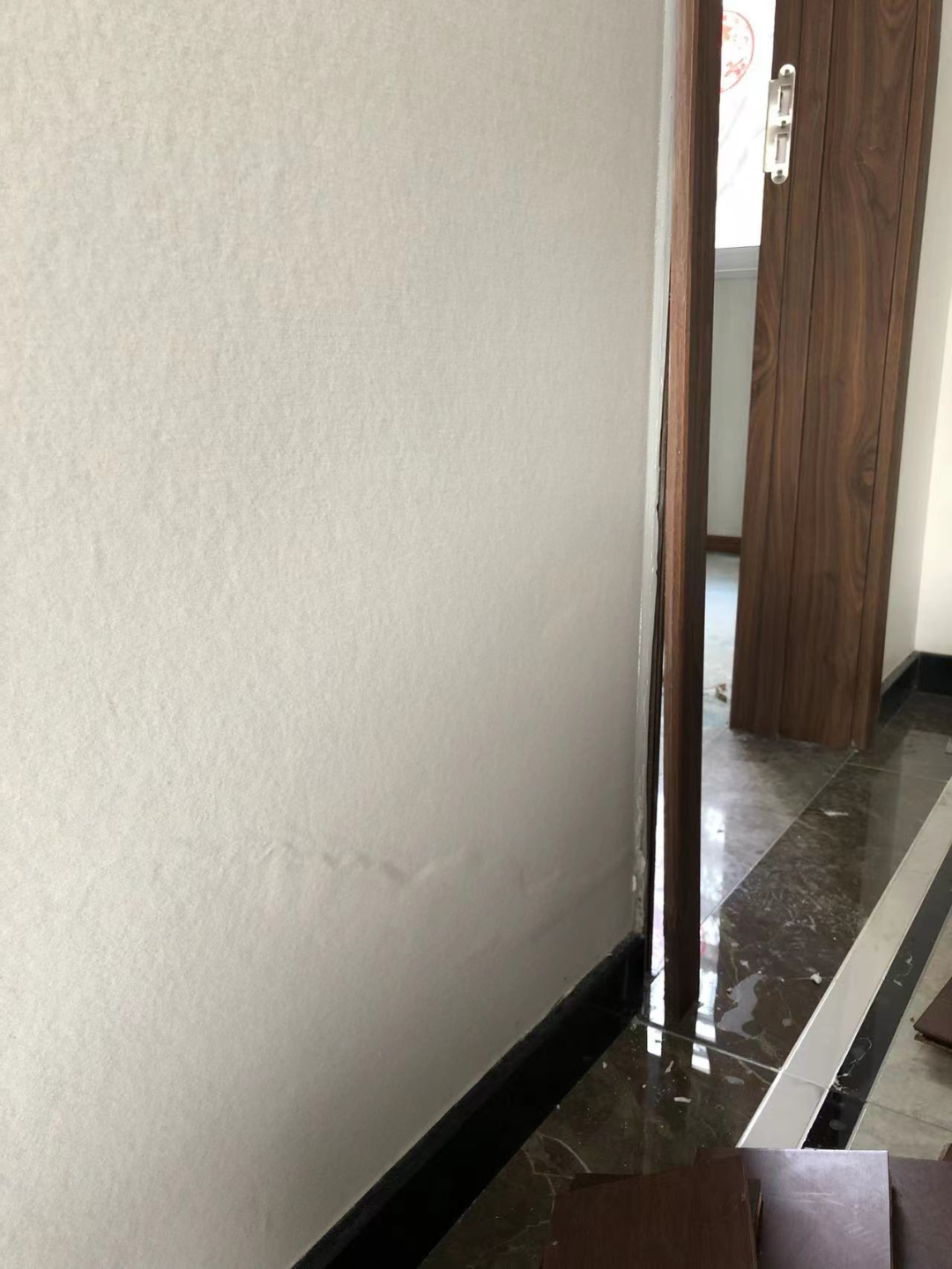 暖气漏水淹了精装新房银盛泰博观星海业主索赔未果