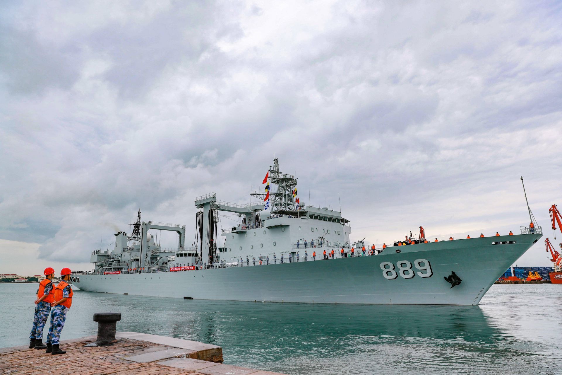 中俄海上军演创“两个首次” 演练联合救援潜艇